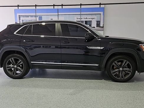 Certified 2022 Volkswagen Atlas Cross Sport SEL R-Line w/ Cross Sport MDO Package AWD/4WD image 9