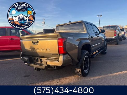 Used 2025 Toyota Tacoma TRD Off-Road image 13