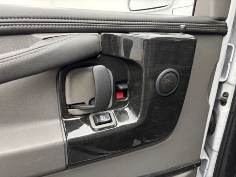 Used 2015 GMC Savana 2500 RWD image 18