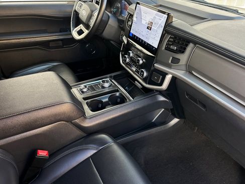 Certified 2024 Ford Expedition Max XLT image 16