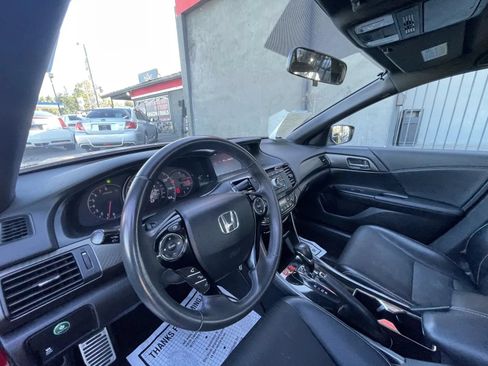 Used 2017 Honda Accord Sport image 9