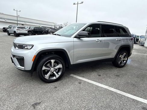 New 2026 Jeep Grand Cherokee Limited AWD/4WD image 7