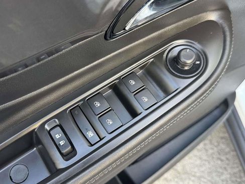 Used 2022 Buick Encore Preferred w/ Safety Package image 17