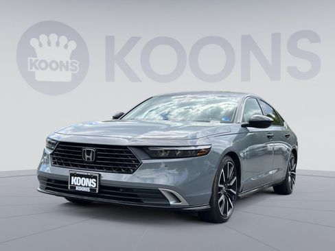 Used 2024 Honda Accord Touring image 1