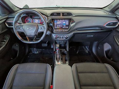 Used 2022 Chevrolet TrailBlazer RS w/ Sun and Liftgate Package FWD image 18