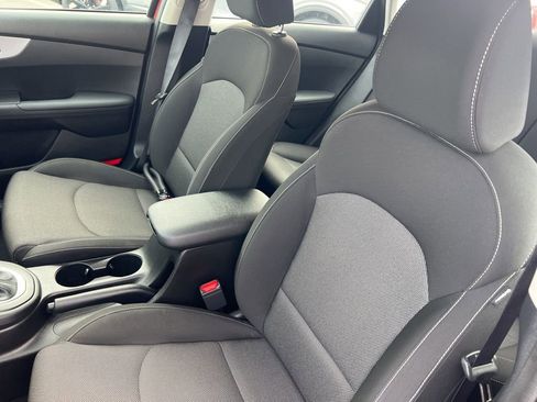 Certified 2023 Kia Forte LXS image 5