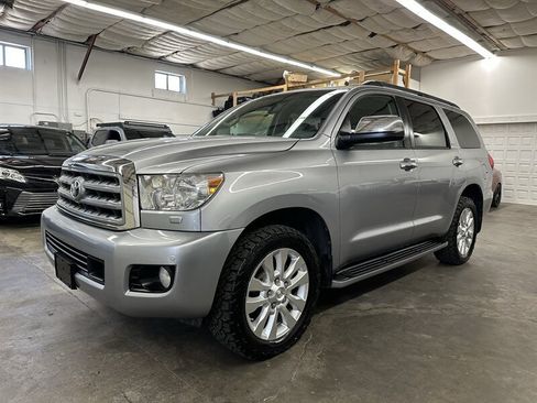 Used 2010 Toyota Sequoia Platinum AWD/4WD image 6