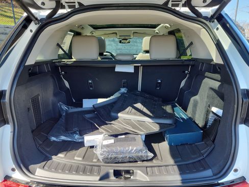 Certified 2025 Land Rover Discovery Sport S image 13