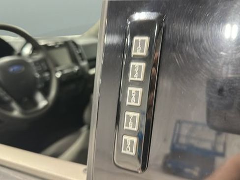 Used 2019 Ford F150 XLT AWD/4WD image 7