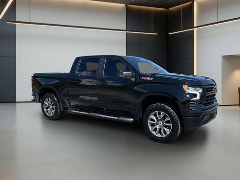 Used 2023 Chevrolet Silverado 1500 RST w/ Z71 Off-Road Package AWD/4WD image 8