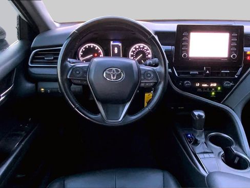 Used 2023 Toyota Camry SE FWD image 6