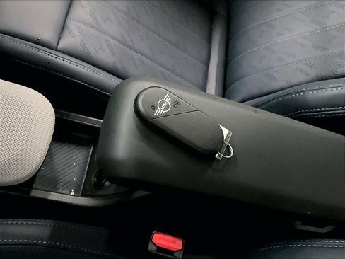 Used 2025 MINI Cooper S image 13