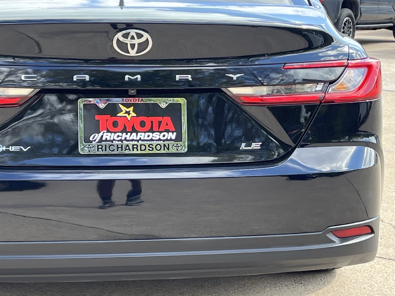 Used 2025 Toyota Camry LE FWD image 6