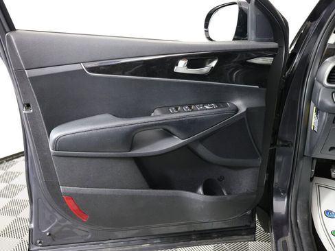 Used 2017 Kia Sorento LX image 12