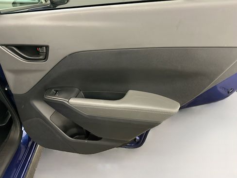 Used 2025 Subaru Crosstrek 2.0i Premium image 31