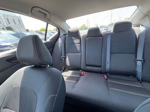 Used 2025 Nissan Altima 2.5 SV FWD image 40