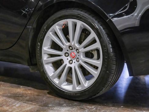 Used 2020 Jaguar XF Prestige RWD image 53