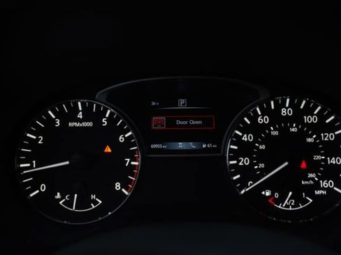 Used 2018 Nissan Pathfinder SL w/ Midnight Edition Package image 29