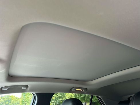 Used 2022 Buick Encore GX Essence w/ Experience Buick Package FWD image 19