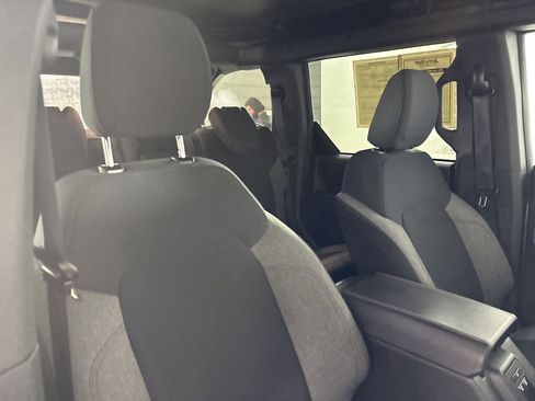 Used 2025 Ford Bronco Big Bend image 24