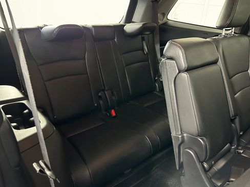 Used 2017 Honda Pilot Touring image 39