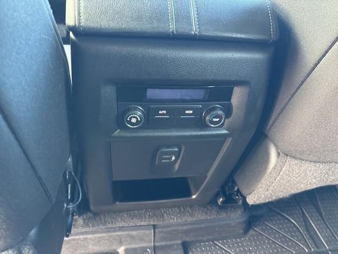 Certified 2023 Chevrolet Traverse LT image 13