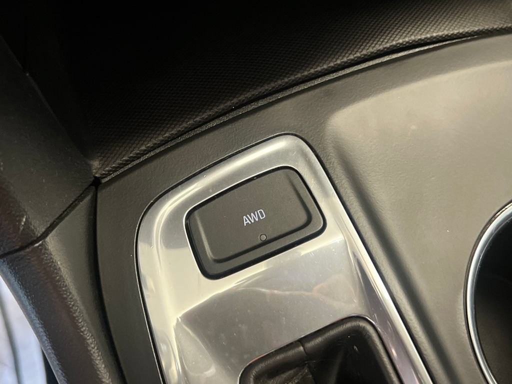 Used 2019 Chevrolet Equinox LT w/ Sun & Navigation Package AWD/4WD image 30
