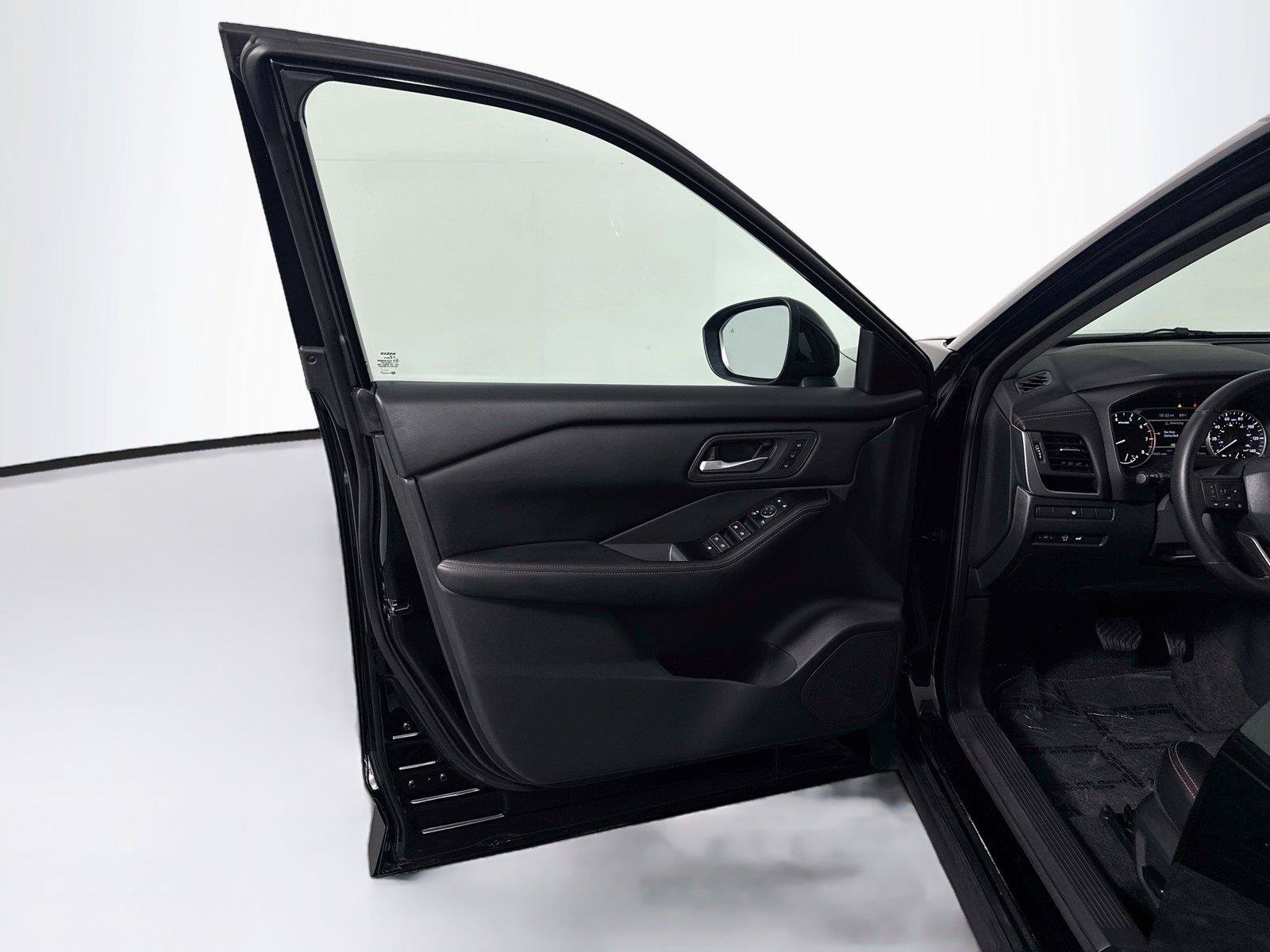 Used 2025 Nissan Rogue SV w/ Rock Creek Premium Package AWD/4WD image 9