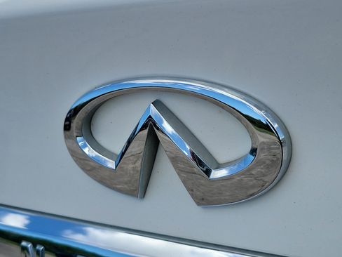 Used 2015 INFINITI Q50 Premium w/ Navigation Package AWD/4WD image 7