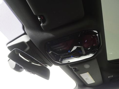 Used 2025 BMW 540i xDrive image 21