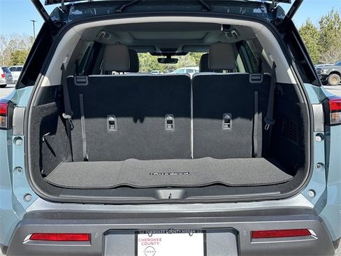 New 2026 Nissan Pathfinder SL image 13