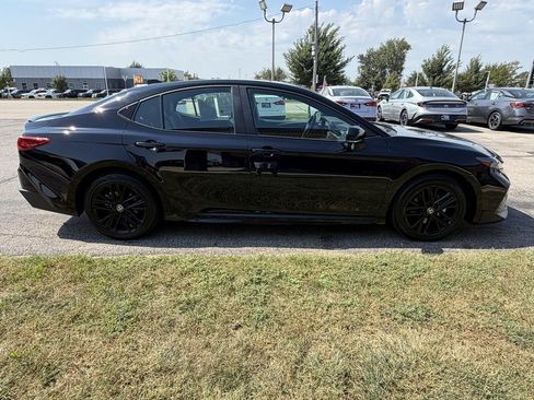 Used 2025 Toyota Camry SE AWD/4WD image 6