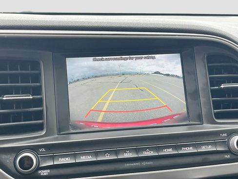 Used 2020 Hyundai Elantra SEL FWD image 13