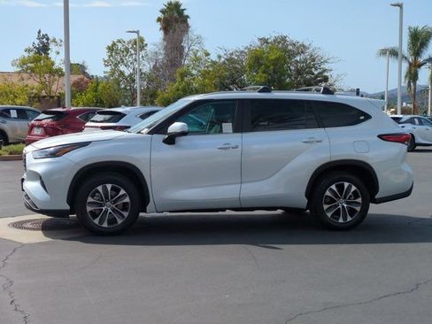 Used 2023 Toyota Highlander XLE FWD image 8