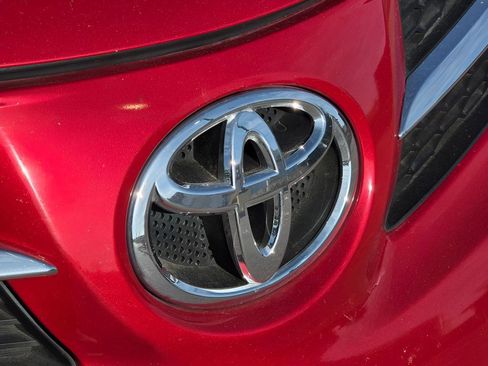 Used 2013 Toyota RAV4 LE FWD image 3