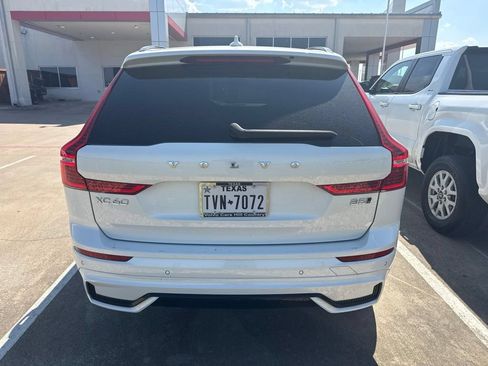 Used 2025 Volvo XC60 B5 Plus AWD/4WD image 3
