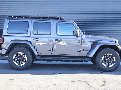 Used 2021 Jeep Wrangler Unlimited Sahara image 4