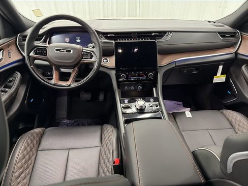 New 2025 Jeep Grand Cherokee L Summit w/ MOPAR Finishing Package image 15