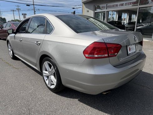 Used 2014 Volkswagen Passat 1.8T SE FWD image 5