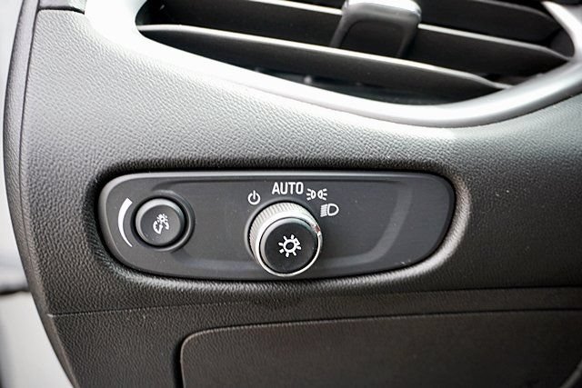 Used 2025 Chevrolet Malibu RS FWD image 33