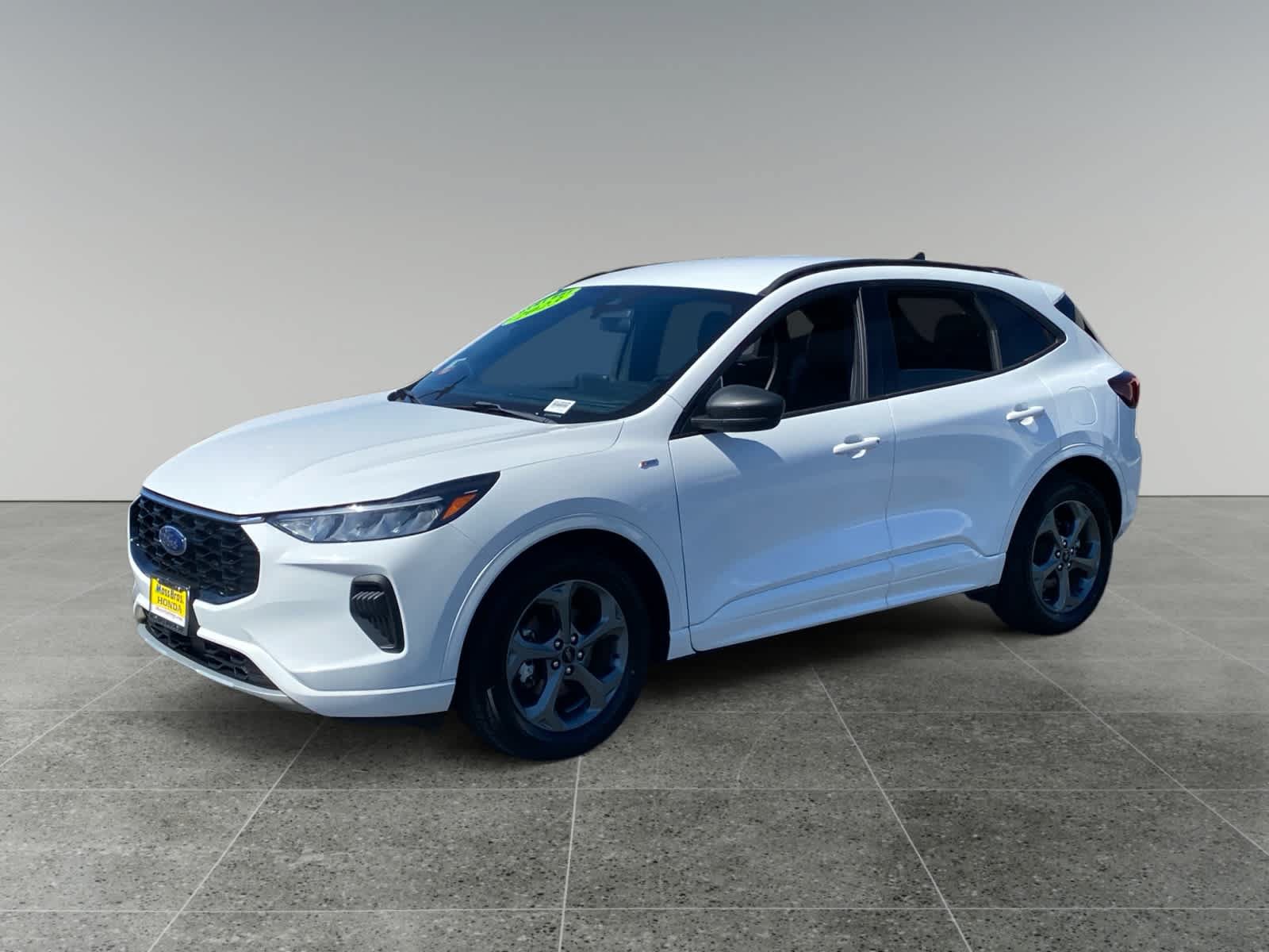 Used 2023 Ford Escape ST-Line FWD image 1