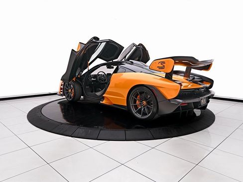 Used 2019 McLaren Senna image 14