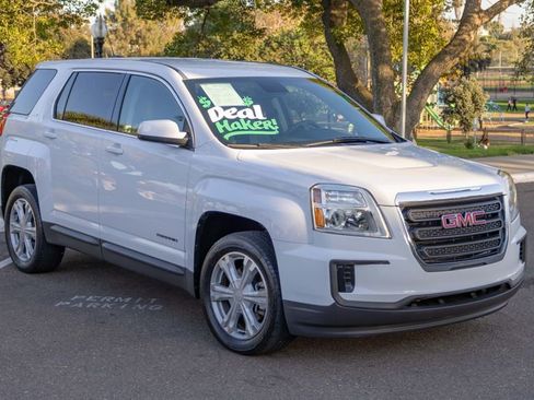 Used 2017 GMC Terrain SLE image 4