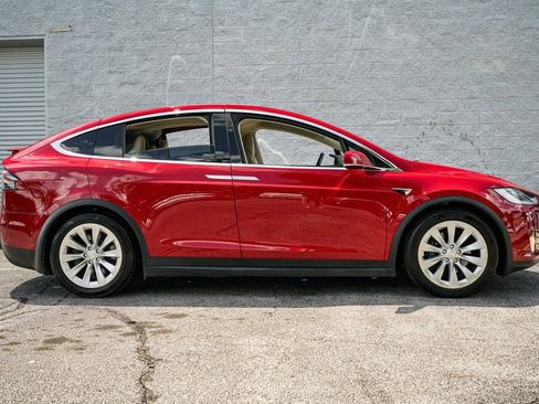 Used 2018 Tesla Model X 100D image 17