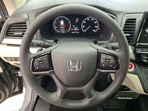 Used 2025 Honda Odyssey EX-L image 16