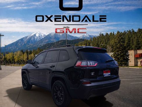Used 2023 Jeep Cherokee Altitude Lux AWD/4WD image 5