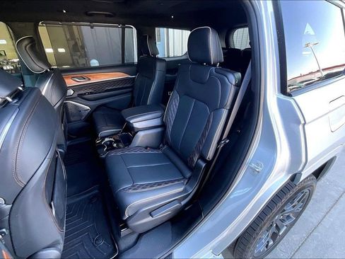 Used 2025 Jeep Grand Cherokee L Summit AWD/4WD image 26