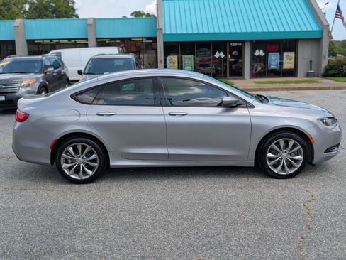 Used 2015 Chrysler 200 S w/ Comfort Group FWD image 9
