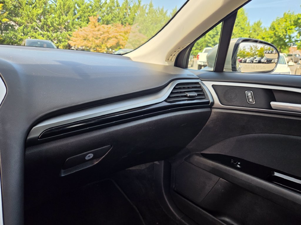 Used 2015 Ford Fusion SE w/ Equipment Group 201A AWD/4WD image 18