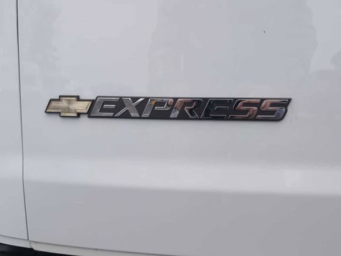Used 2024 Chevrolet Express 2500 w/ Driver Convenience Package image 25